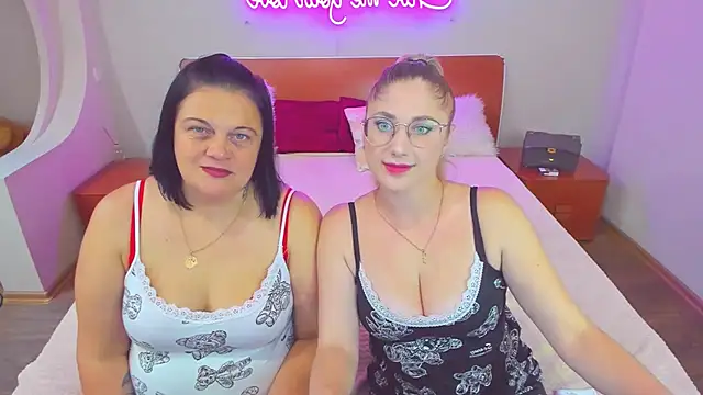 Snapshot of Your_Exstasy chatting on October 10, 10:53 am Your Exstasy online show from October 10, 10:53 am