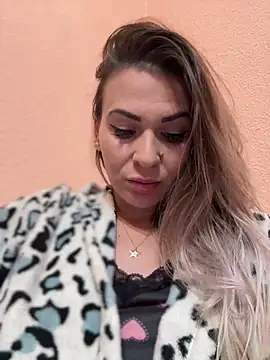 Snapshot of iSelena chatting on September 27, 7:48 am iSelena online show from September 27, 7:48 am