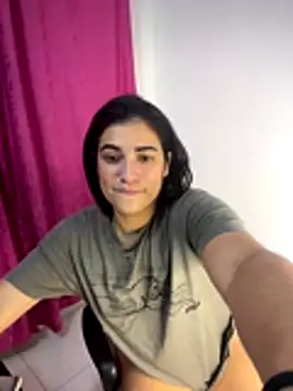 alice shyness online show from December 4, 4:37 am