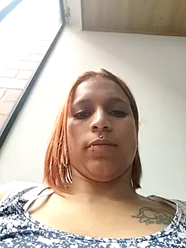 Snapshot of Zoe73_ chatting on October 18, 8:10 pm Zoe73 online show from October 18, 8:10 pm
