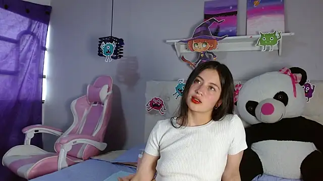 Zaaida  online show from October 30, 1:45 pm