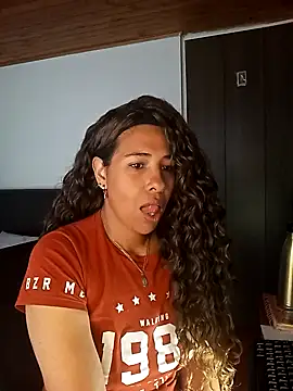 IVONNE COLLINS33 online show from November 3, 12:53 pm