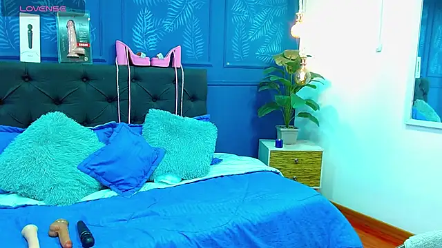 zohet kriss online show from April 15, 6:08 pm