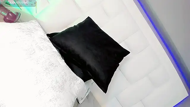 Ariia-janee online show from February 21, 6:36 am