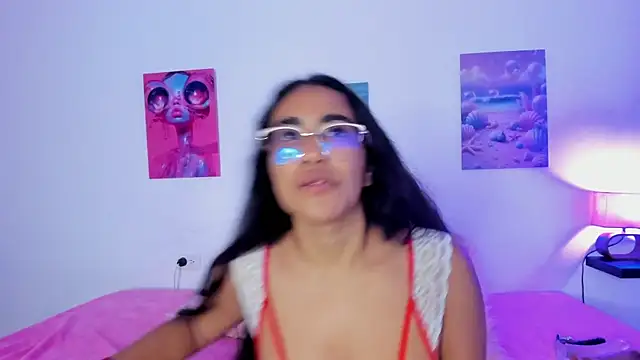 Snapshot of tyra_bankss_ chatting on October 21, 3:10 am tyra bankss online show from October 21, 3:10 am