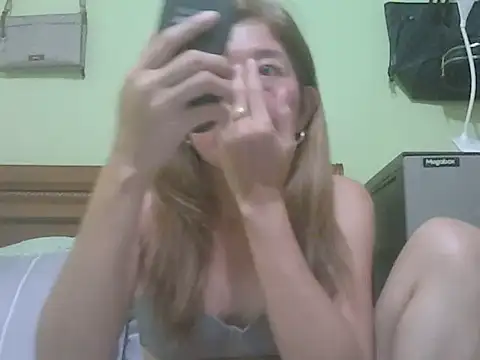 Sexyjenny4u online show from April 19, 7:38 pm