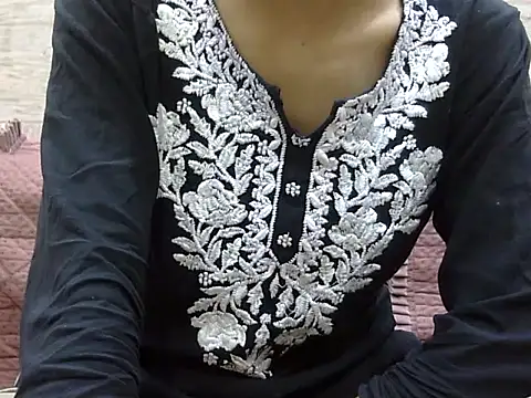 VNDANA  online show from April 18, 7:07 pm