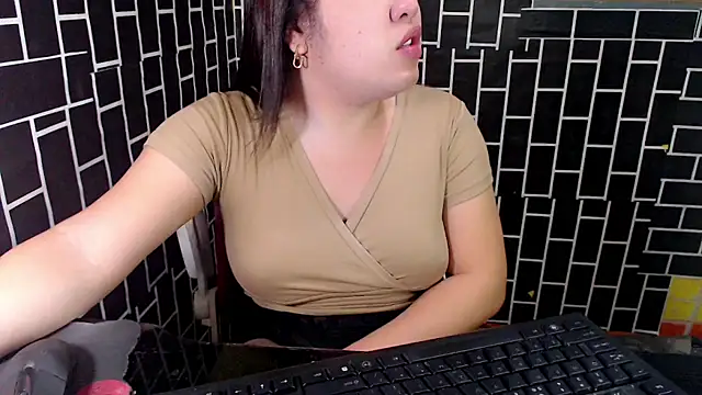 xUrDreamSlutWhore online show from September 16, 9:12 pm