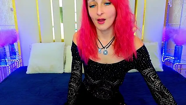 BrandyBloom online show from December 1, 8:00 pm