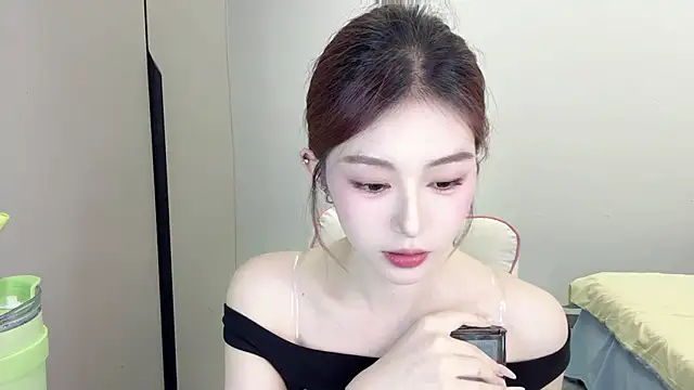 Snapshot of Cookie-oo chatting on September 9, 1:33 pm Cookie-oo online show from September 9, 1:33 pm