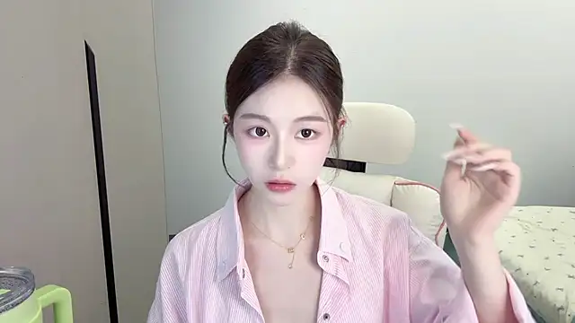 Snapshot of Cookie-oo chatting on October 8, 12:20 pm Cookie-oo online show from October 8, 12:20 pm