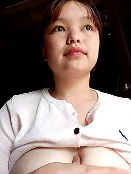 XoiXoi232 online show from November 7, 8:42 am