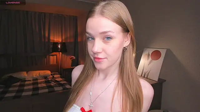 OdellaFrake online show from October 31, 8:57 pm