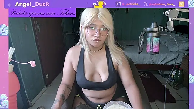 Angel Duck online show from February 21, 9:15 pm