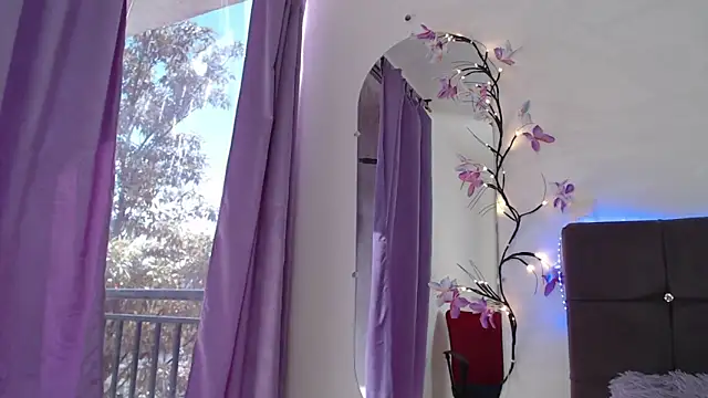 Snapshot of cristal_aixa12 chatting on October 20, 7:28 pm cristal aixa12 online show from October 20, 7:28 pm