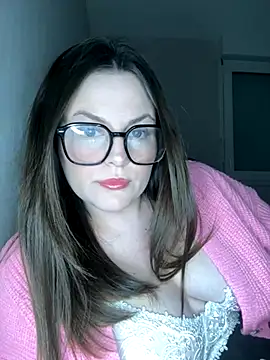 whitequeen xxx online show from November 12, 8:51 pm