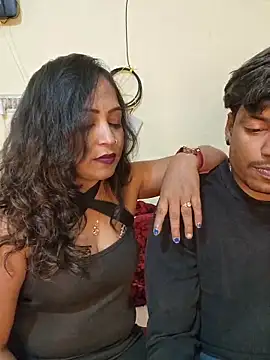 Hotbhabi305 online show from February 24, 4:49 pm