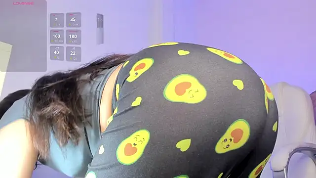 Ariah Walker  online show from November 17, 1:50 am