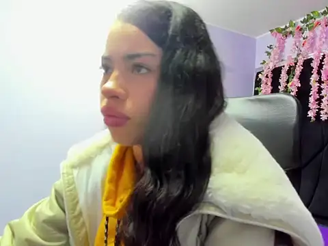 Nanis James online show from February 18, 2:32 am