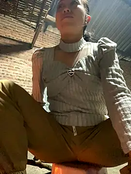 Huong-Ly online show from November 18, 1:50 am