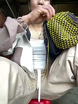 Huong-Ly online show from February 21, 9:32 am