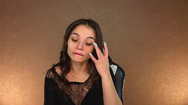 Leila Hefner online show from November 7, 3:45 am