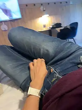 LesAmantsAE2 online show from April 13, 4:41 pm