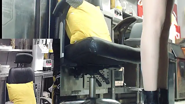 Eileen-L online show from November 17, 2:45 am