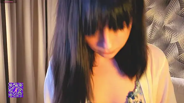 Honeey Beee online show from September 14, 7:01 pm