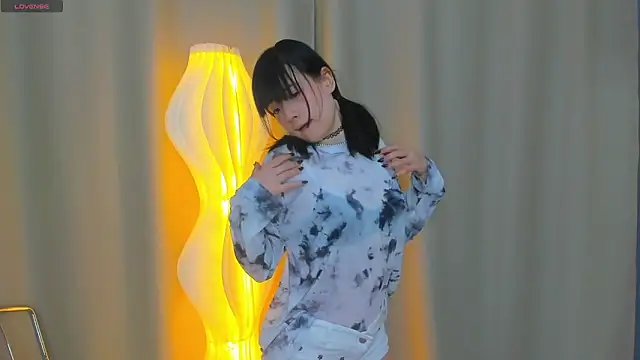 Honeey Beee online show from September 23, 7:34 pm