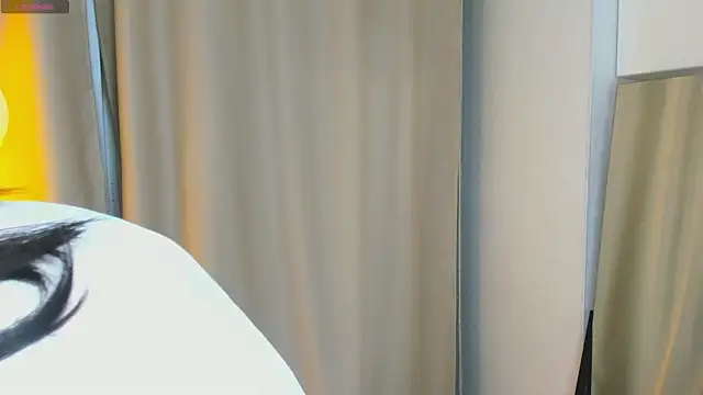 Honeey Beee online show from September 25, 7:45 pm