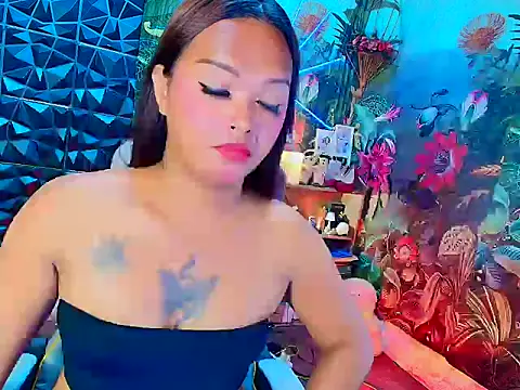 AsianTransbrittany online show from December 3, 2:25 am