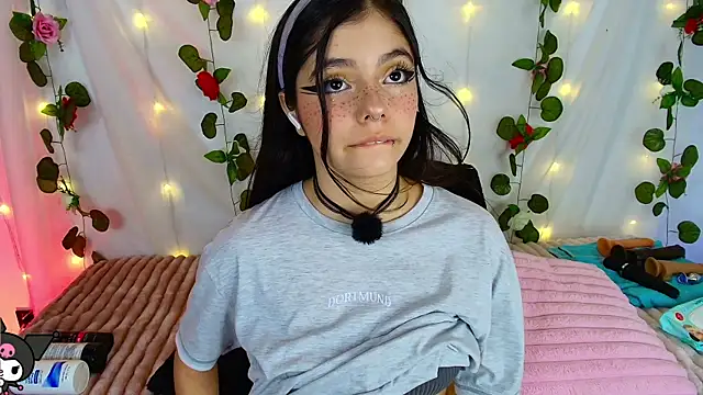 cutee andrea online show from October 31, 2:46 am