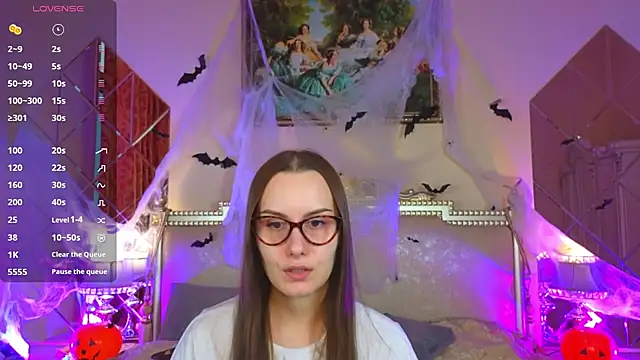 Kelly Cartier online show from October 15, 12:19 pm