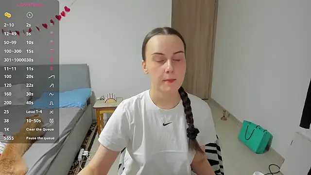 Kelly Cartier online show from February 19, 5:45 pm