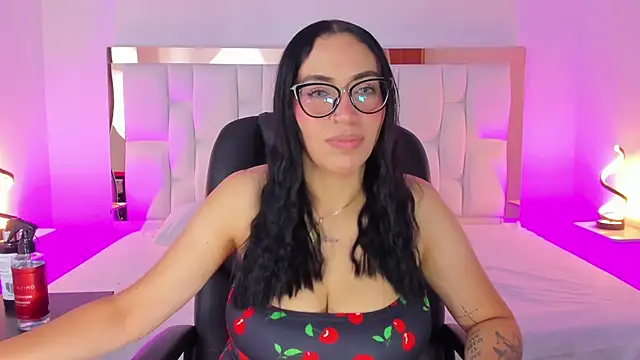 Snapshot of Camille_Juicy chatting on September 11, 1:55 pm Camille Juicy online show from September 11, 1:55 pm