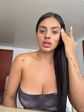 AnaaFaith  online show from April 7, 7:05 pm