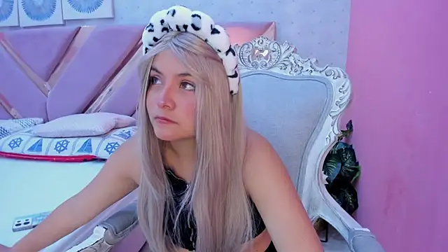 Snapshot of AzuldeVille chatting on September 9, 2:06 pm AzuldeVille online show from September 9, 2:06 pm