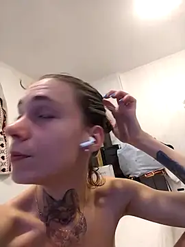 Snapshot of HoneySquirrel chatting on October 14, 8:11 pm HoneySquirrel online show from October 14, 8:11 pm