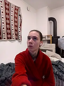Snapshot of HoneySquirrel chatting on October 18, 7:15 pm HoneySquirrel online show from October 18, 7:15 pm