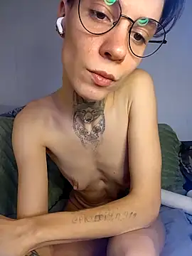 HoneySquirrel online show from April 17, 8:00 pm