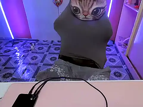 YourNikkieXxx online show from February 16, 3:34 pm