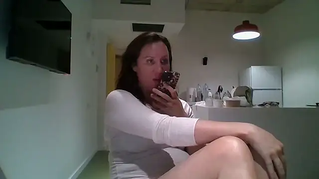 Snapshot of ALICAINWONDERLAND chatting on October 10, 5:29 pm ALICAINWONDERLAND online show from October 10, 5:29 pm