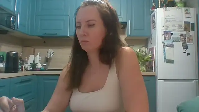 ALICAINWONDERLAND online show from March 5, 5:09 pm