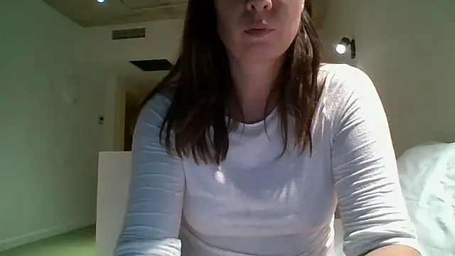 Snapshot of ALICAINWONDERLAND chatting on October 19, 9:06 pm ALICAINWONDERLAND online show from October 19, 9:06 pm