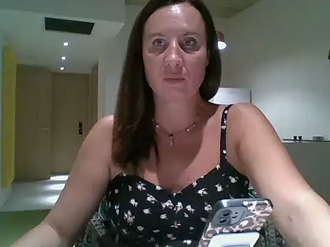 Snapshot of ALICAINWONDERLAND chatting on October 9, 3:38 pm ALICAINWONDERLAND online show from October 9, 3:38 pm