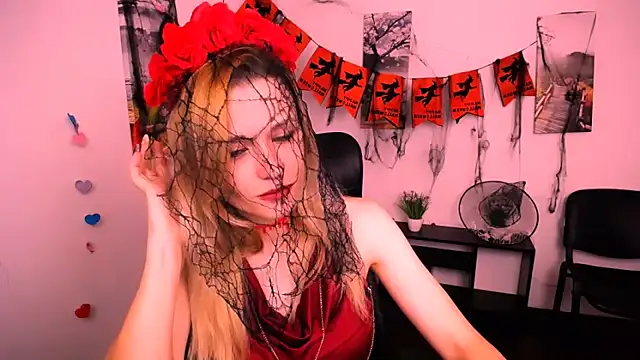 PeppyMia online show from October 31, 7:56 am