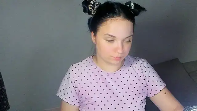 VoxxAura online show from November 4, 7:19 pm