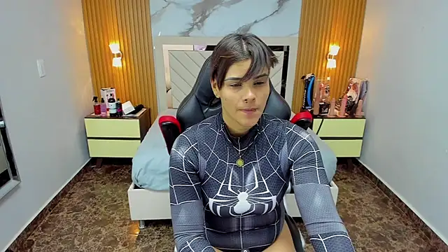 KAROLLJONES1 online show from October 31, 8:46 pm