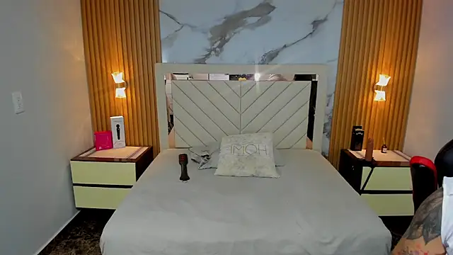 KAROLLJONES1 online show from February 23, 7:46 pm